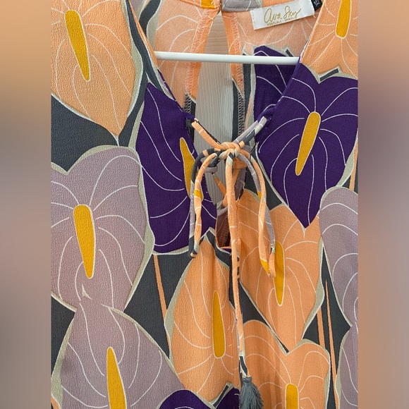 Ava Sky Fighting Eel Anthurium Romper. Size XS. Excellent used condition. - Picture 2 of 3